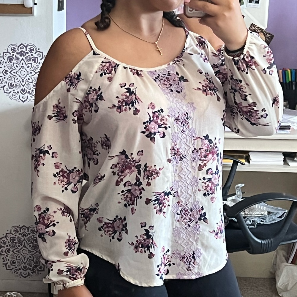 Rewind Cold Shoulder Flower Blouse, S